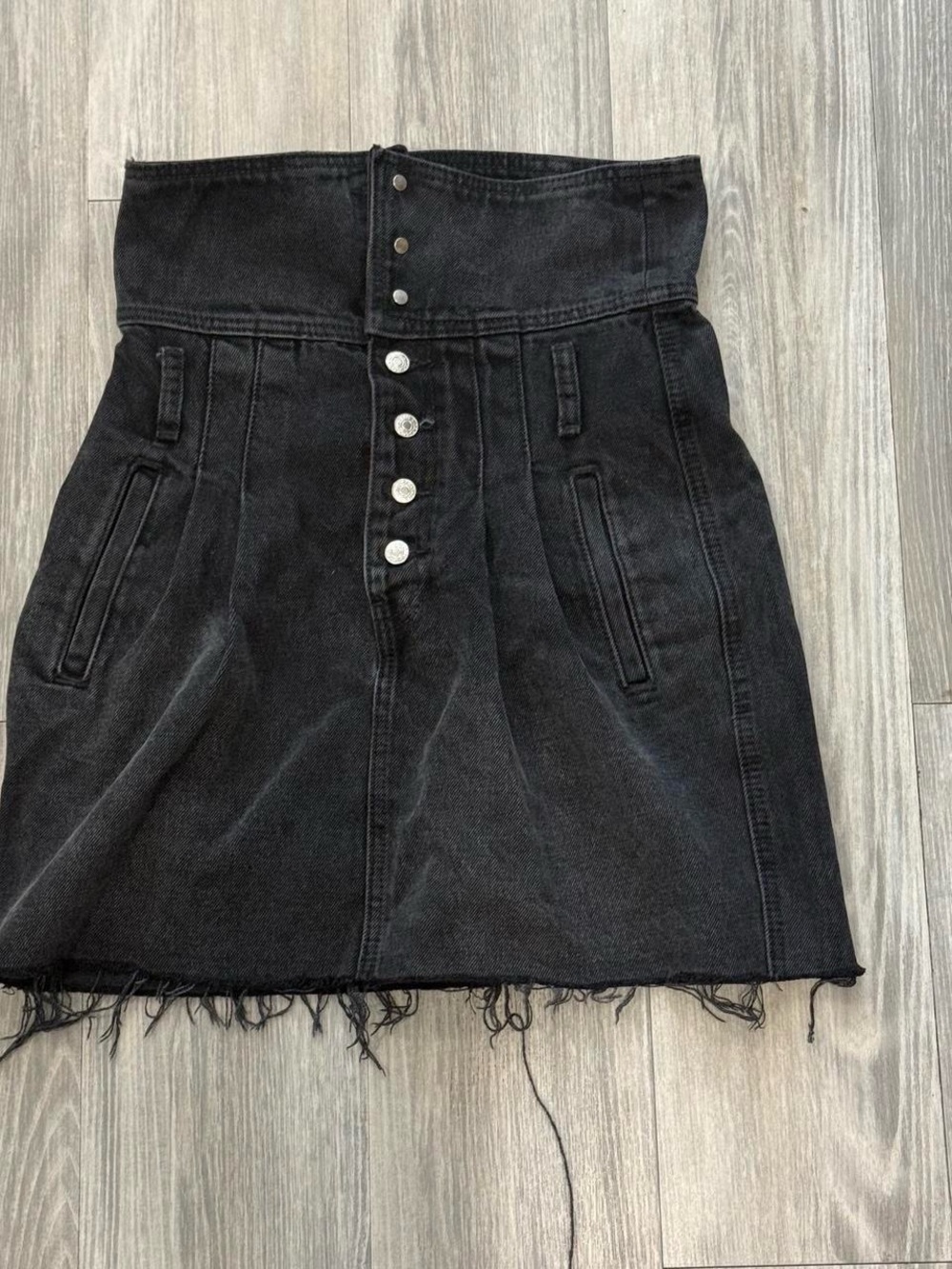 Re/Done Black High-Waist Button-Front Mini Skirt
